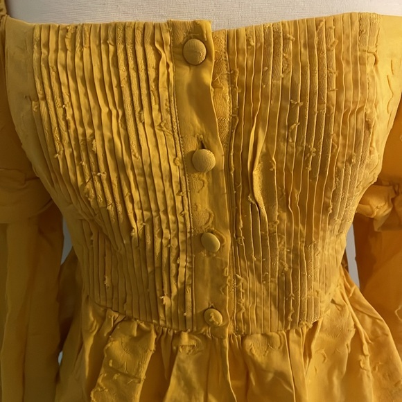 Cute mustard yellow peasant top size small - Picture 2 of 8